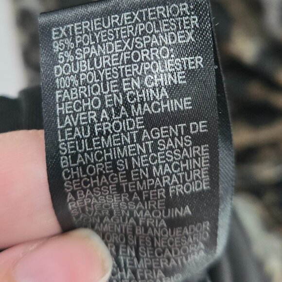 Tahari Arthur S. Levine Animal Print Built in Belt Midi Dress 6 petite - Picture 8 of 9